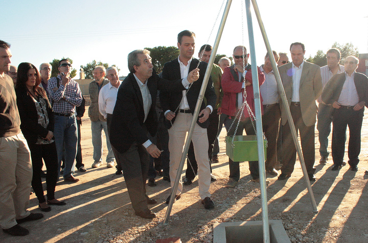 Colocación de la primera piedra del embalse de Yecla