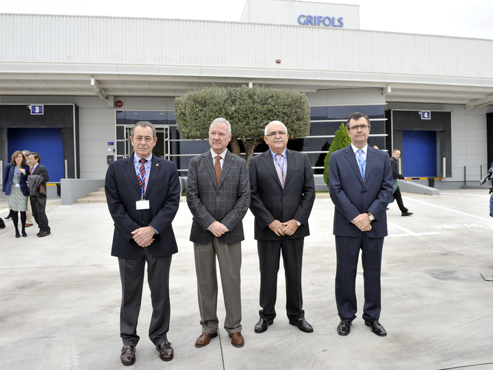 Valcárcel inaugura la ampliación de la planta Grifols (1)