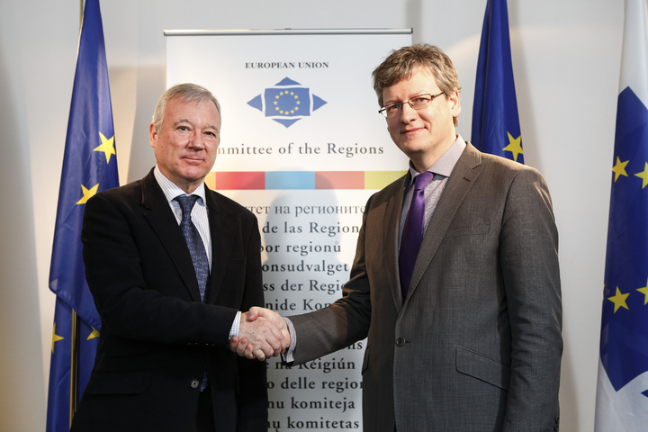 Reunión entre Valcárcel y el comisario de Empleo de la UE (1)