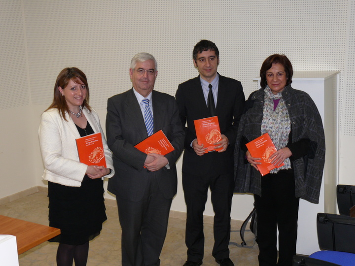 Presentación Las pinturas rupestres esquemáticas del abrigo Riquelme Jumilla, Murcia