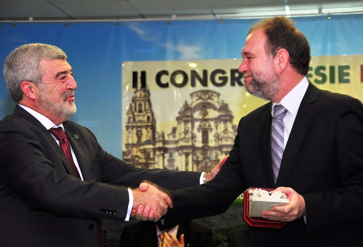 FSIE premia al consejero de Educación por su defensa a la 'libertad de enseñanza'