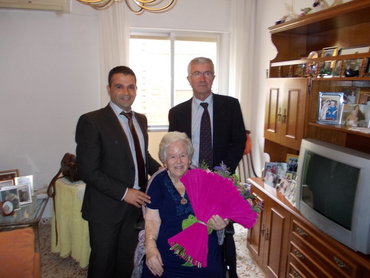 Dolores Nicolás, usuaria del Servicio de Teleasistencia, cumple 100 años