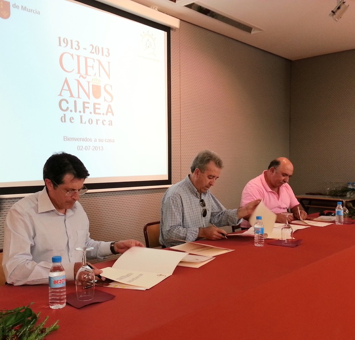Firma de convenios para la mejora de la ganadería equina