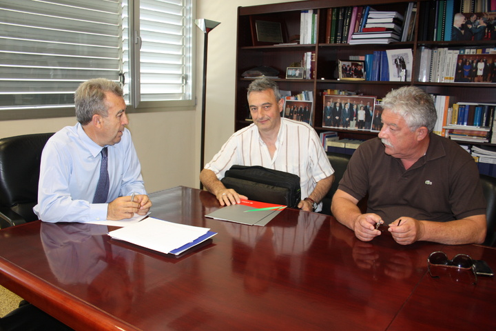 Reunión del consejero de Agricultura con el secretario general de Federación Agroalimentaria Estatal de Comisiones Obreras