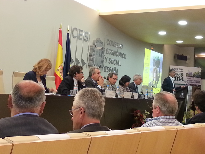 Mesa redonda 'Agricultura y ganadería familiar en España bajo la nueva Política Agraria Común'