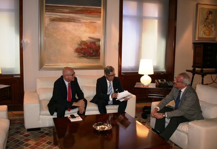 El presidente de la Comunidad recibe al presidente del Tribunal Superior de Justicia de la Región de Murcia, Juan Martínez Moya (II)