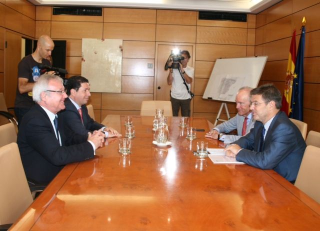 Valcárcel se ha reunido en Madrid con el secretario de Estado de Infraestructuras, Transporte y Vivienda del Ministerio de Fomento, Rafael Catalá