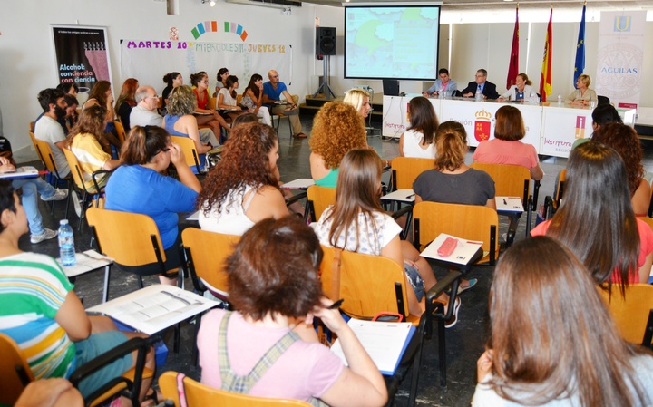 Inauguración del curso 'La educación no formal, salud y drogas. Métodos y metodologías en el trabajo con jóvenes'