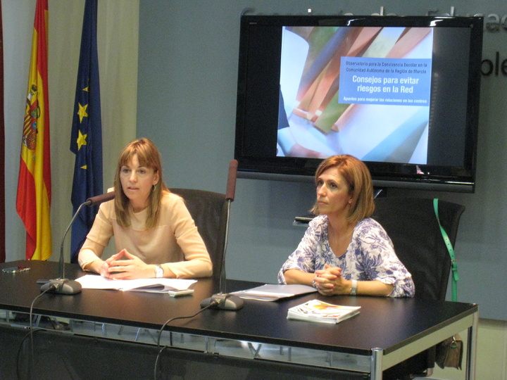 La directora general de Ordenación Educativa y Atención a la Diversidad, Begoña Iniesta, durante la presentac