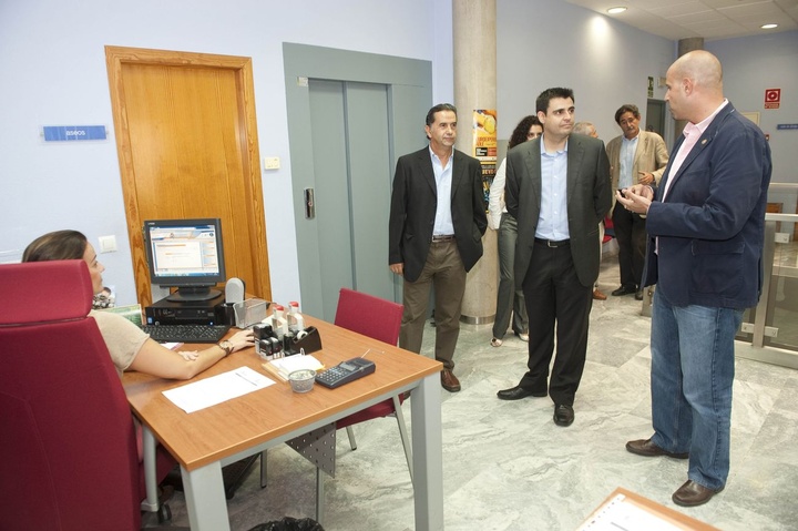 Visita Alejandro Zamora a la Agencia de Desarrollo Local y Empleo del Ayuntamiento de Cartagena