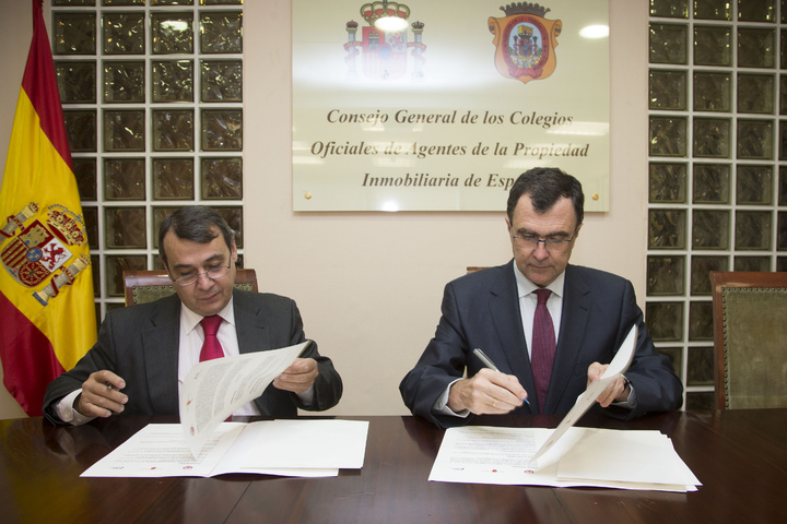 Firma convenio 'Encuentra tu sitio'