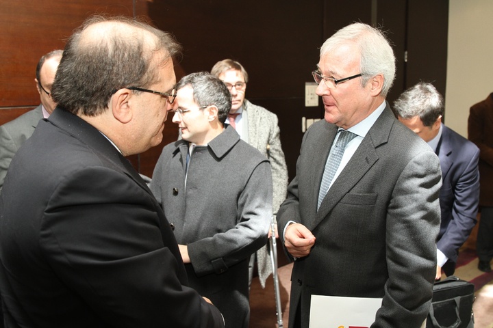 Valcárcel se reúne con representantes de la Cámara de Comercio Española en China (II)