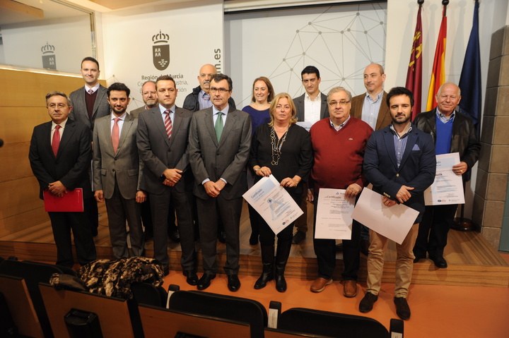 Entrega de certificados de calidad ISO 9001