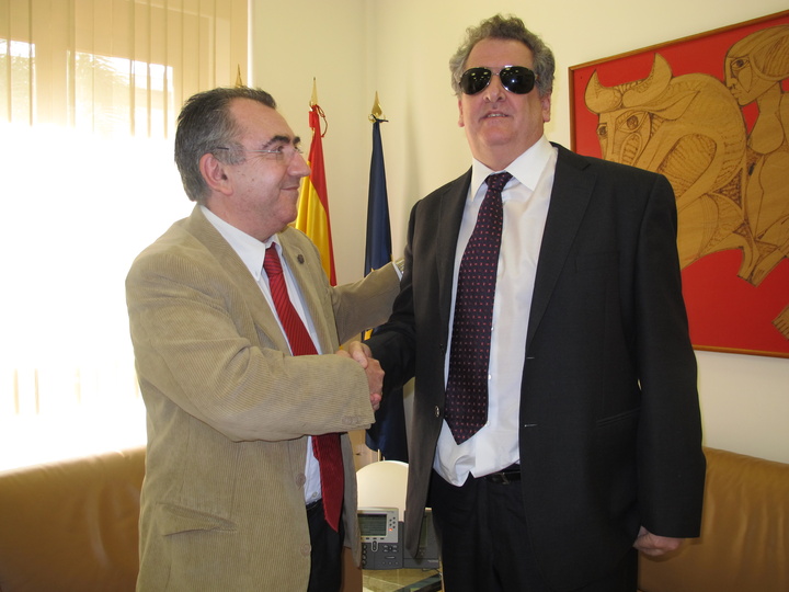El consejero de Presidencia recibe la visita institucional del delegado territorial de la ONCE en la Región de Murcia
