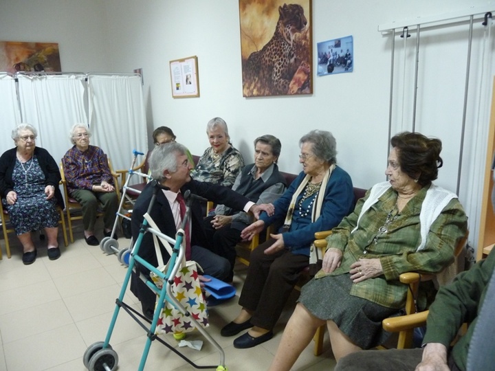 El director general de Personas Mayores visita la residencia CARE de Cartagena