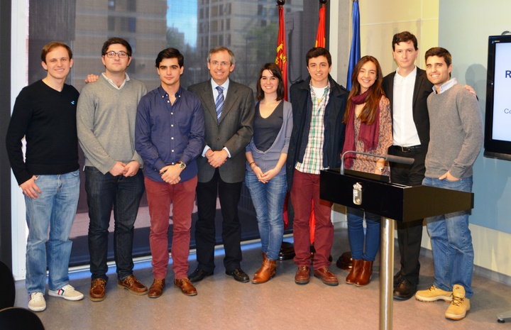 El secretario general de Educación recibe a la delegación nacional en el 'Campeonato mundial universitario de debate en español'
