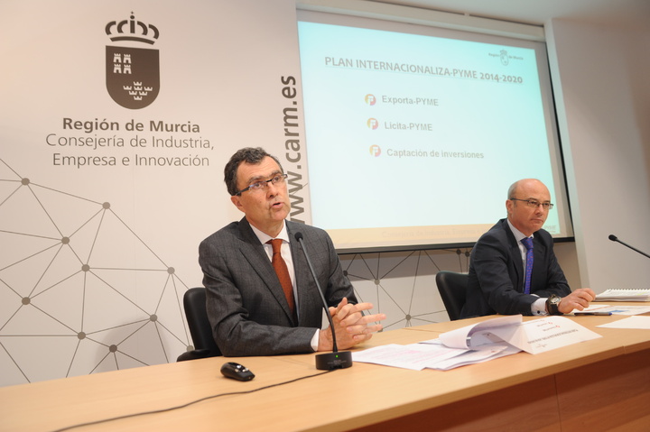 El consejero José Ballesta presenta el Plan 'Internacionaliza-Pyme 2014-2020'