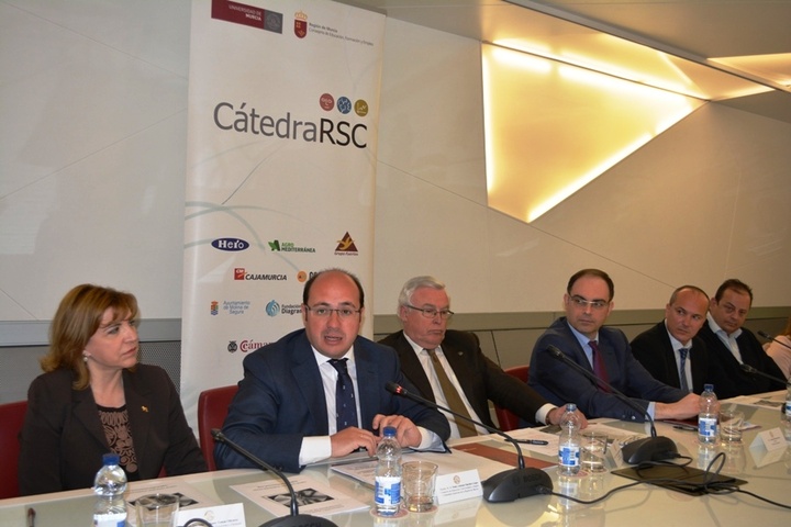 Renovación de la Plataforma de acción social de la cátedra de Responsabilidad Social Corporativa