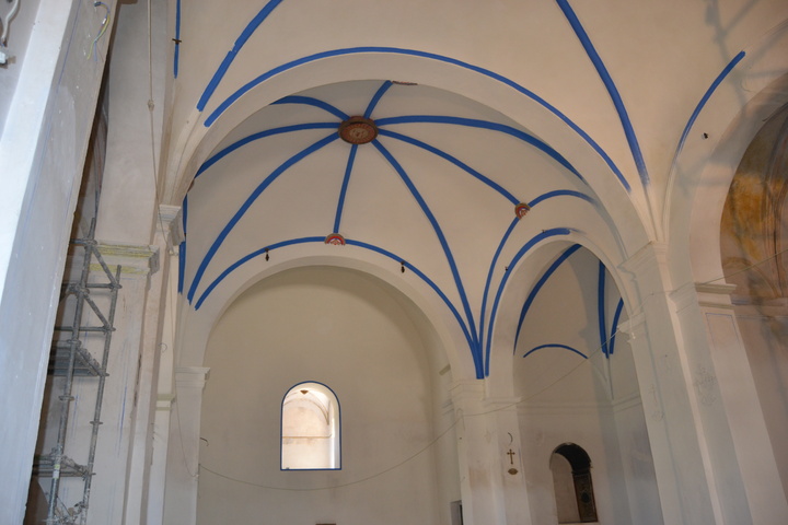 Interior de la iglesia de San Francisco de Yecla, en proceso de restauración.