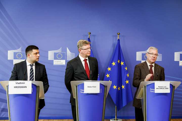 Comparecencia de Valcárcel, Füle y Groysman ante los medios de comunicación