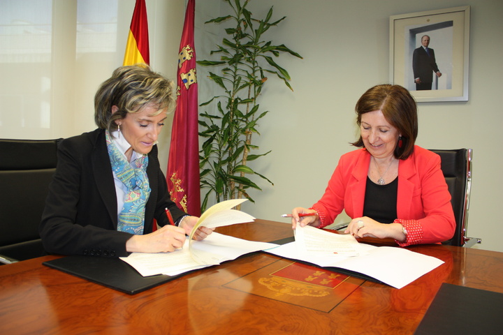 Sanidad y Política Social firma un convenio con Red Madre