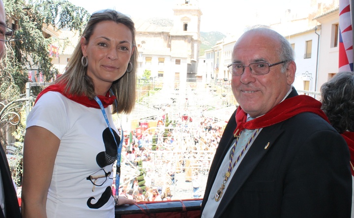 La directora general del Instituto de Turismo visita las fiestas de Caravaca de la Cruz