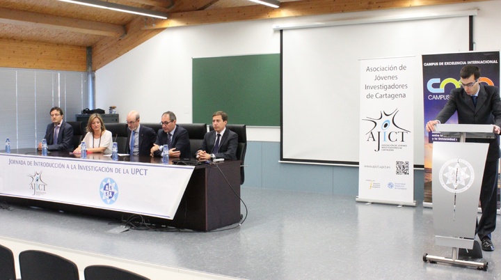 El director general de Universidades, Luis Javier Lozano, y la directora general de Investigación e Innovación, Celia Martínez, participan en la apertura de las 'VII Jornadas de Introducción a la Investigación de la Universidad Politécnica de Cartagena', que preside el rector José Antonio Franco