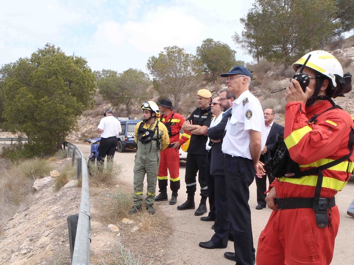 Imágenes de los efectivos desplazados a La Algameca para realizar un simulacro de emergencia por incendio forestal entre los servicios de la Comunidad Autónoma, la UME y la Armada.(II)