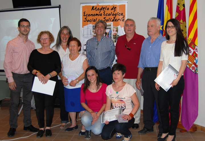 Cuatro personas de la pedanía de Barinas participan en el taller socio-ocupacional realizado por la Asociación 'Proyecto Abraham'