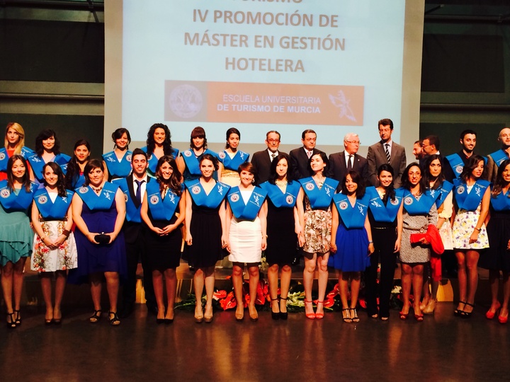 Graduación de alumnos de la Escuela Universitaria de Turismo de la Universidad de Murcia (2)