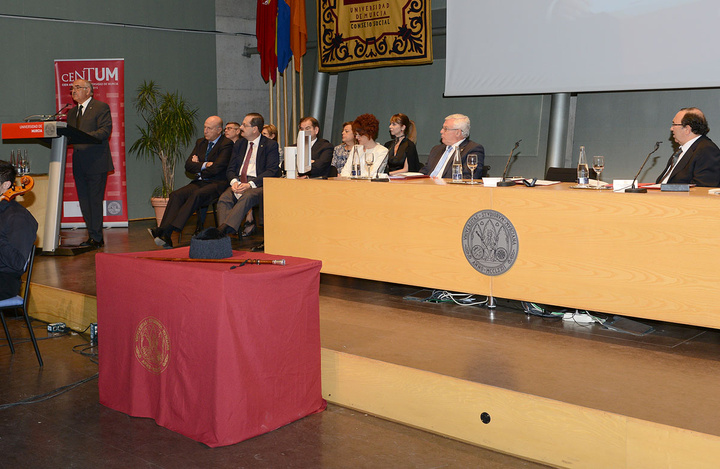 Alberto Garre preside el acto de toma de posesión de José Orihuela Calatayud como rector de la Universidad de Murcia
