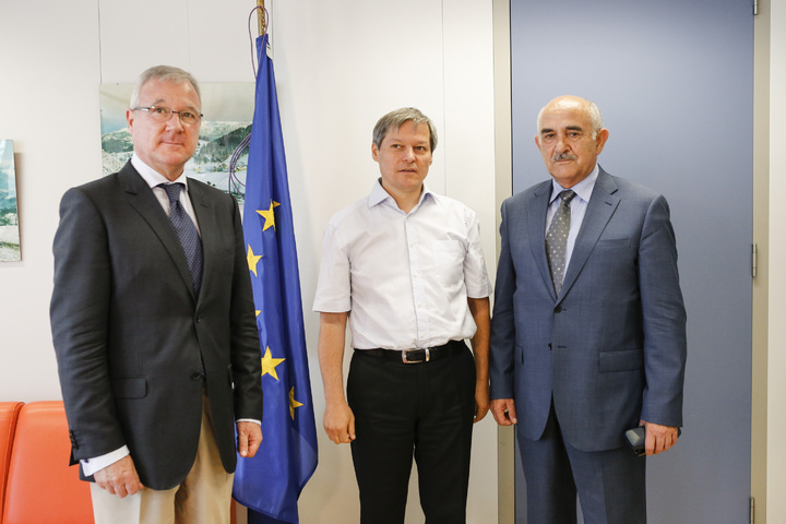 Reunión con el comisario europeo Dacian Ciolos (1)