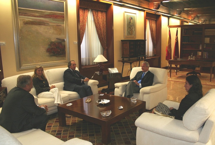 Visita del presidente del Instituto de Censores Jurados de Cuentas de España, Rafael Cámara, al presidente de la Comunidad, Ramón Luis Valcárcel