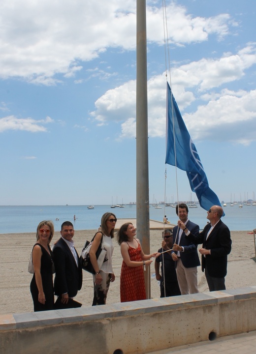 Izado de bandera azul en San Javier