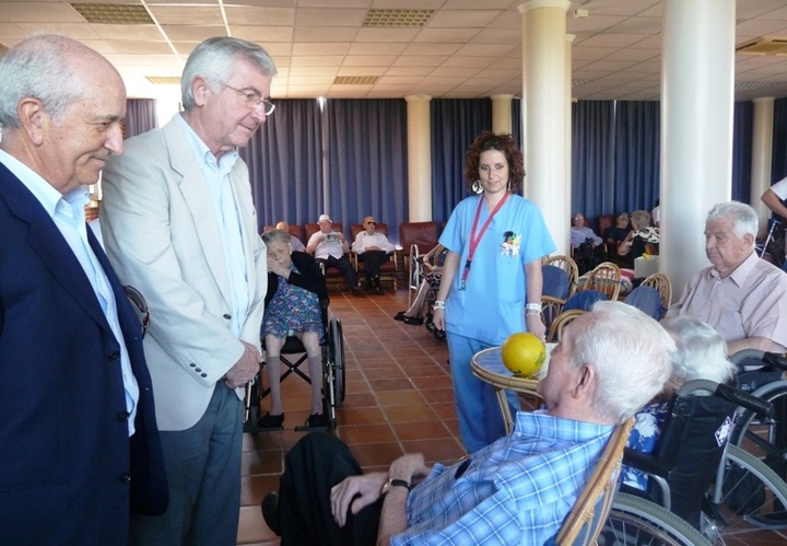 Visita a la residencia de personas mayores 'Hogar de Betania'