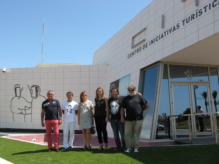 Mariola Martínez inaugura la exposición de Miguel Fructuoso en San Pedro del Pinatar