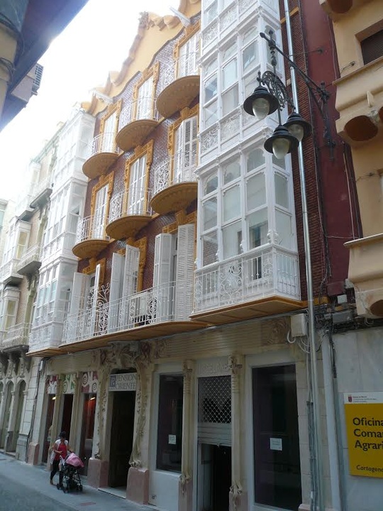 Restauración de las fachadas de la calle Jara, en Cartagena
