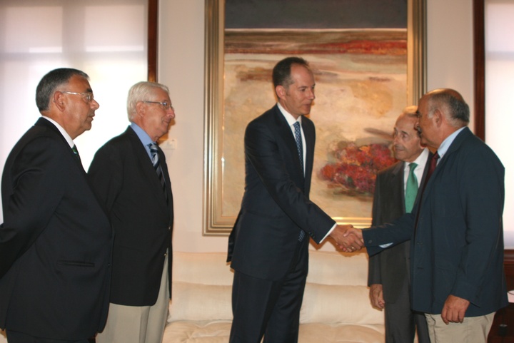 El jefe del Ejecutivo murciano recibe a los presidentes de Caja Rural Central y Caja Rural Regional San Agustín (2)