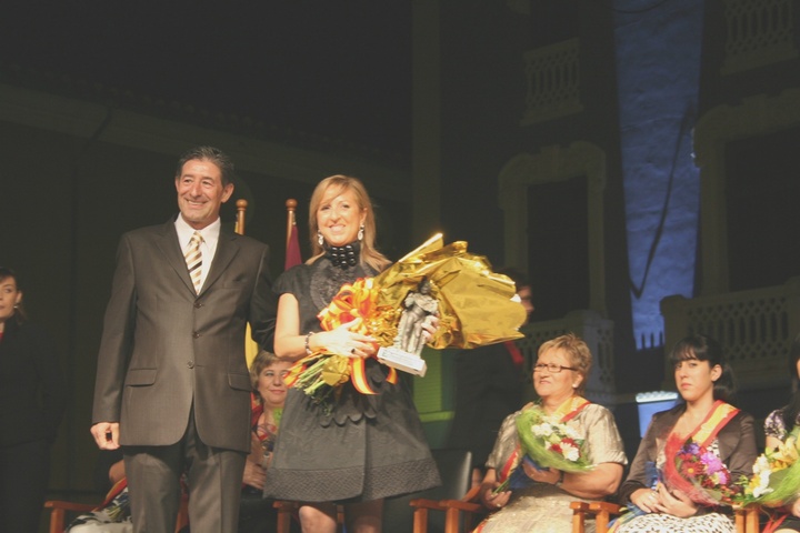 Ramón Luis Valcárcel es nombrado Maestro del Vino 2007 y su esposa Charo Cruz pronuncia el pregón de las fiestas patronales de Bullas