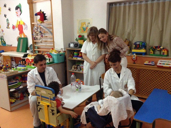 La directora general de Calidad Educativa, Innovación y Atención a la Diversidad, Begoña Iniesta, durante su visita a la Escuela de Educación Infantil San Basilio de Murcia