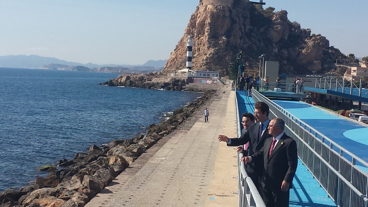 Juan Carlos Ruiz en el nuevo Paseo del Puerto Pesquero de Águilas