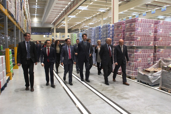 El jefe del Ejecutivo murciano, Alberto Garre, preside el acto de inauguración de la nueva plataforma logística de la empresa Lidl en España, situada en el municipio de Lorquí