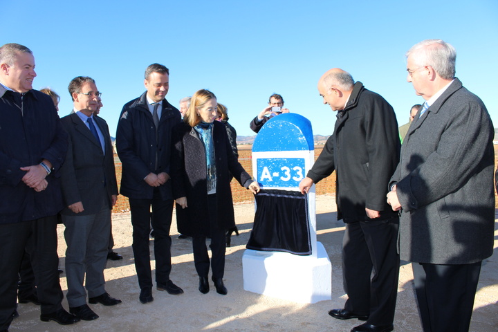 El presidente Garre y la ministra de Fomento colocan primera piedra del tramo Jumilla-Yecla.I