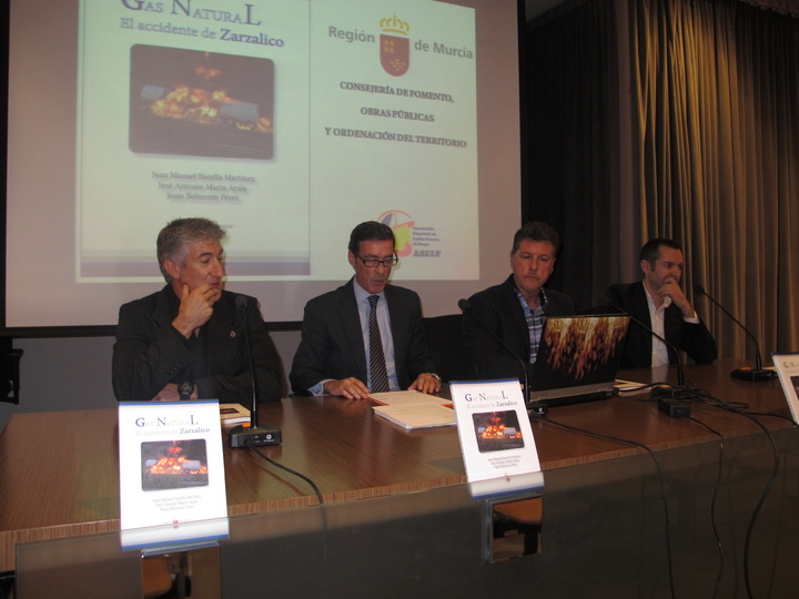 Presentación del libro 'Gas Natural. El accidente de Zarzalico'