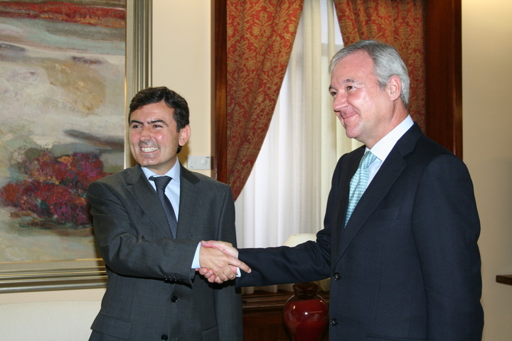 El jefe del Ejecutivo regional recibe al secretario general del Partido Socialista de la Región de Murcia (PSRM), Pedro Saura.