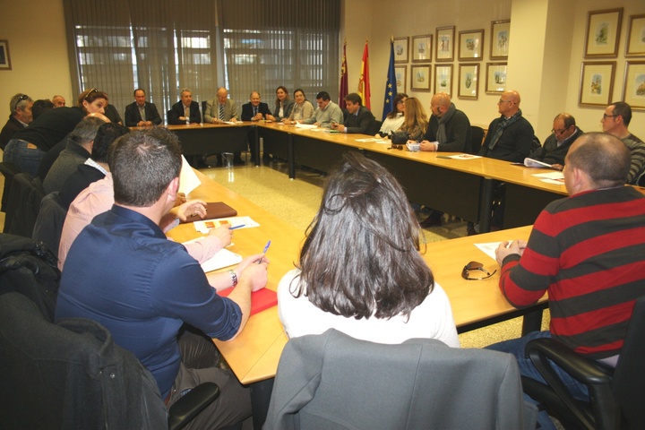 Reunión con el sector frutícola regional