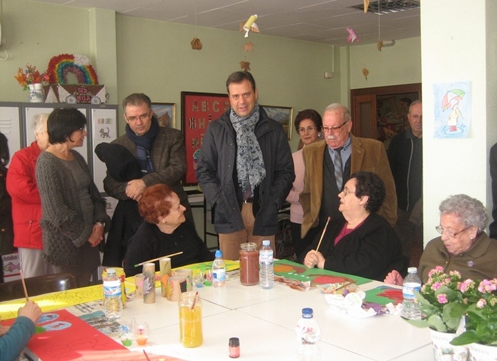 Visita al Centro Social de Personas Mayores y al Centro de Día Municipal 'Las Herratillas' (1)