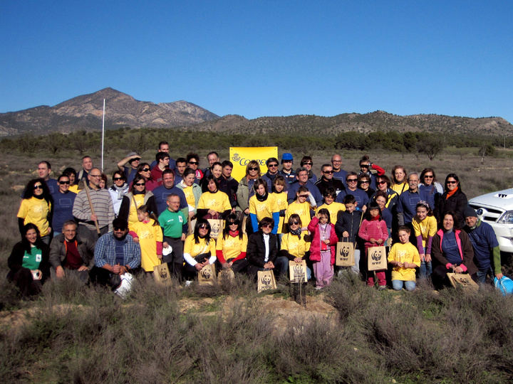 Trabajadores de Correos en Murcia participantes en la repoblación de Los Madroños y los Alagüeces