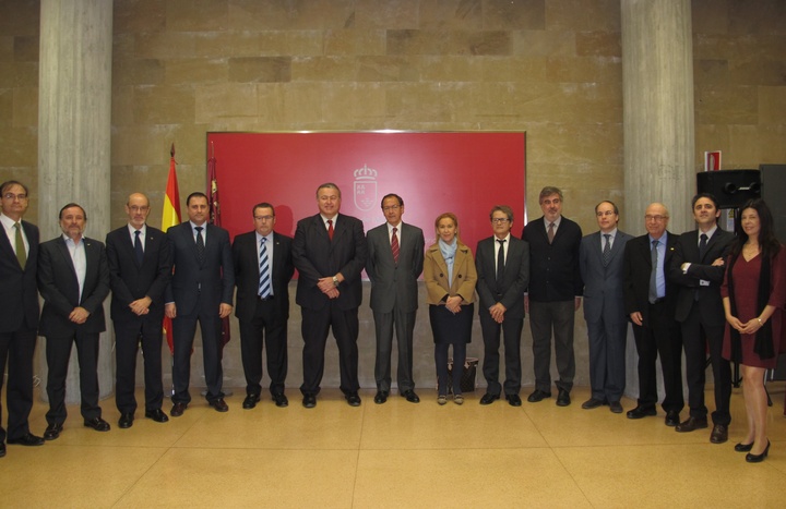 El consejero de Fomento y los representantes del sector han firmado hoy el protocolo para la elaboración del Libro Blanco de la Construcción