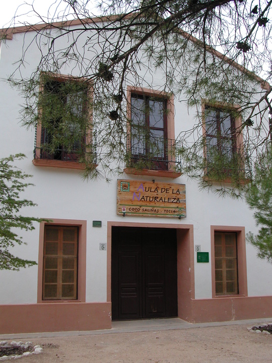 Obras de rehabilitación en el albergue de Coto Salinas